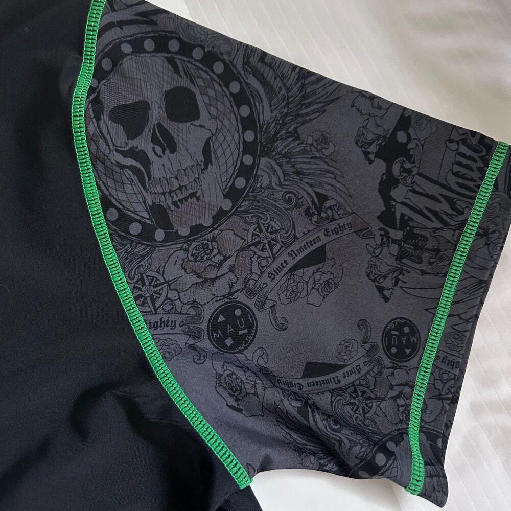 Maui & Sons Black Unique Gothic Designs Size XXL - Picture 5 of 8